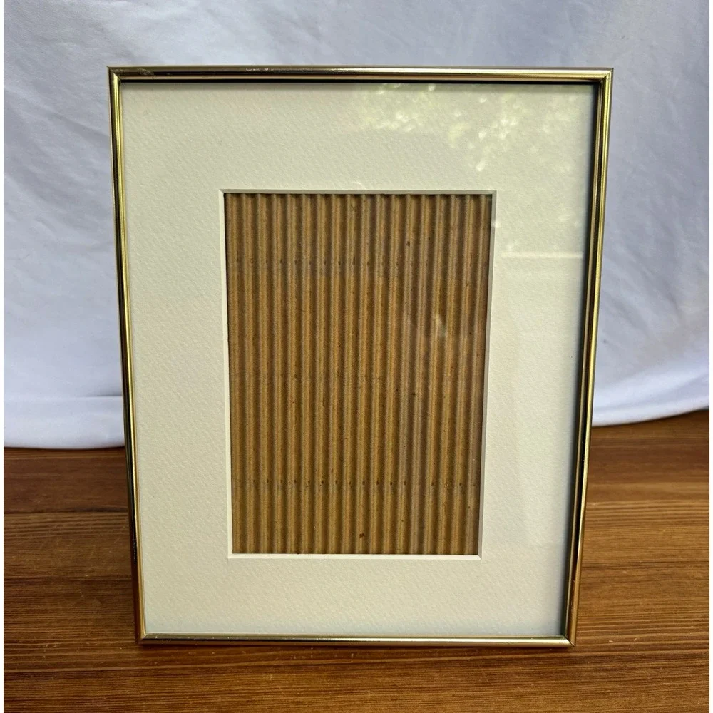 Vintage Ornate Gold Tone Metal Picture Frame 8x10 Photo Tabletop Easel